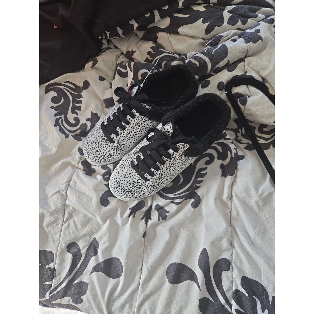 Rampage Faux Fur Lined Cheetah Spot Sneakers Women's Size 8M